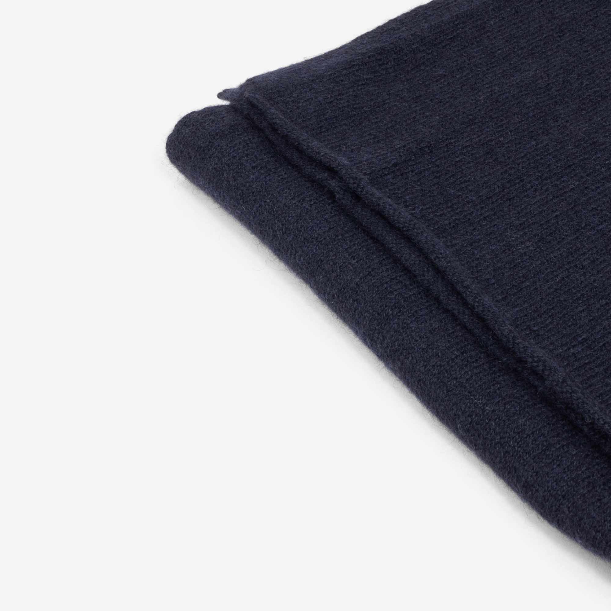 Gerado-Small-Scarf-Cashmere-Blue-3