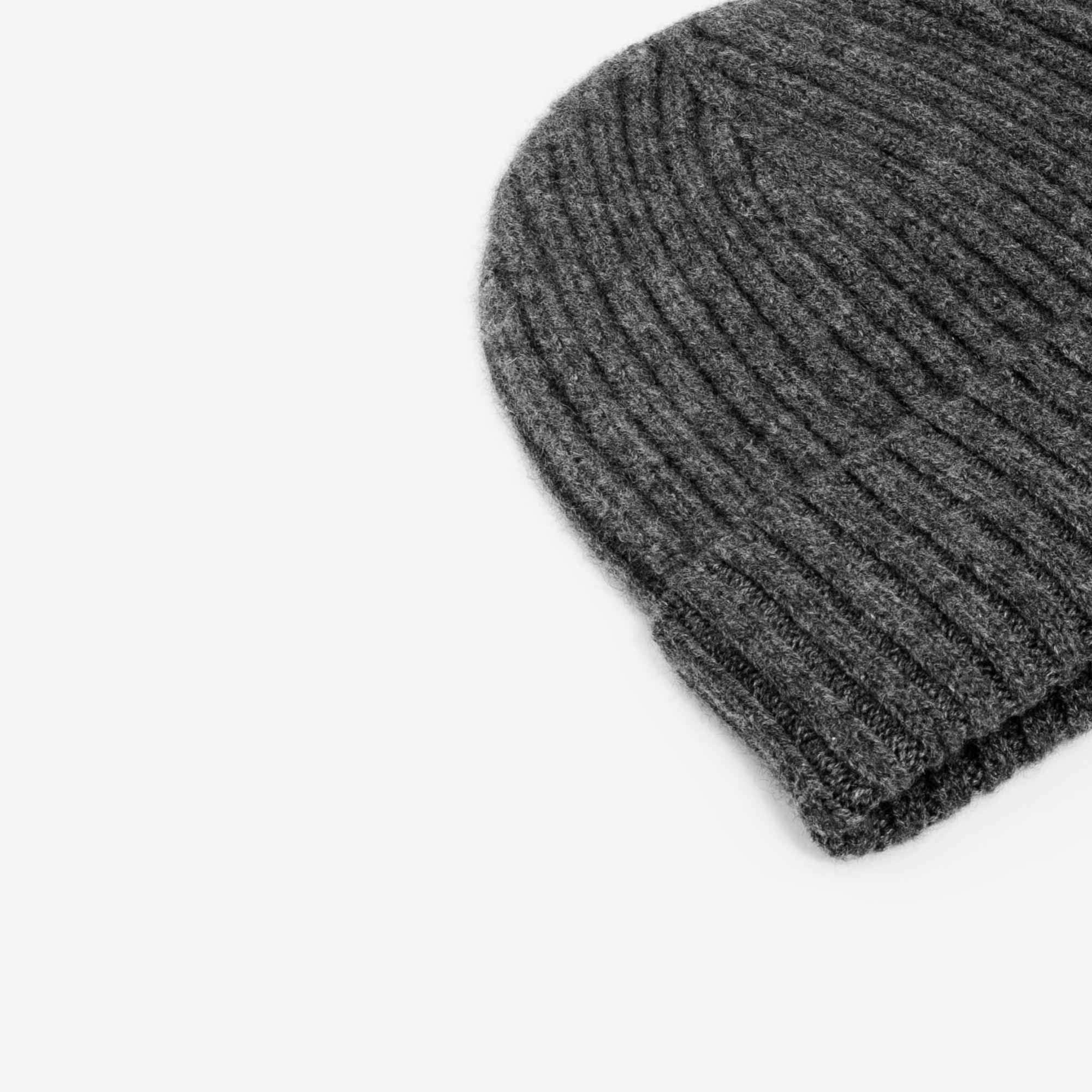 Martino-Beanie-Cashmere-Dark-Grey-4