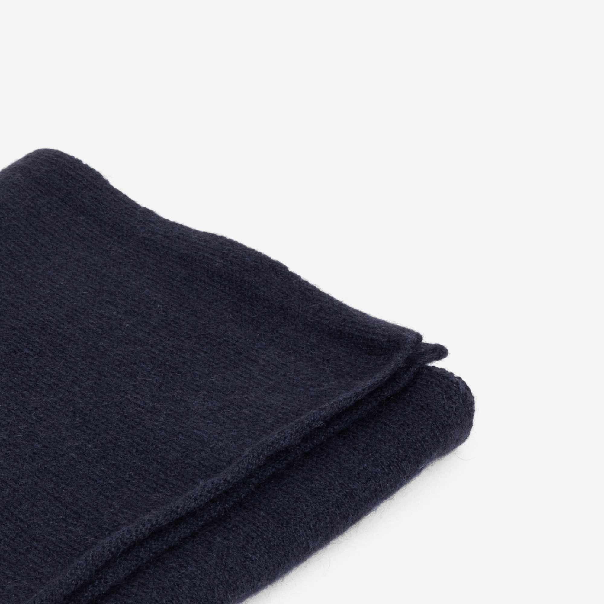 Gerado-Small-Scarf-Cashmere-Blue-4
