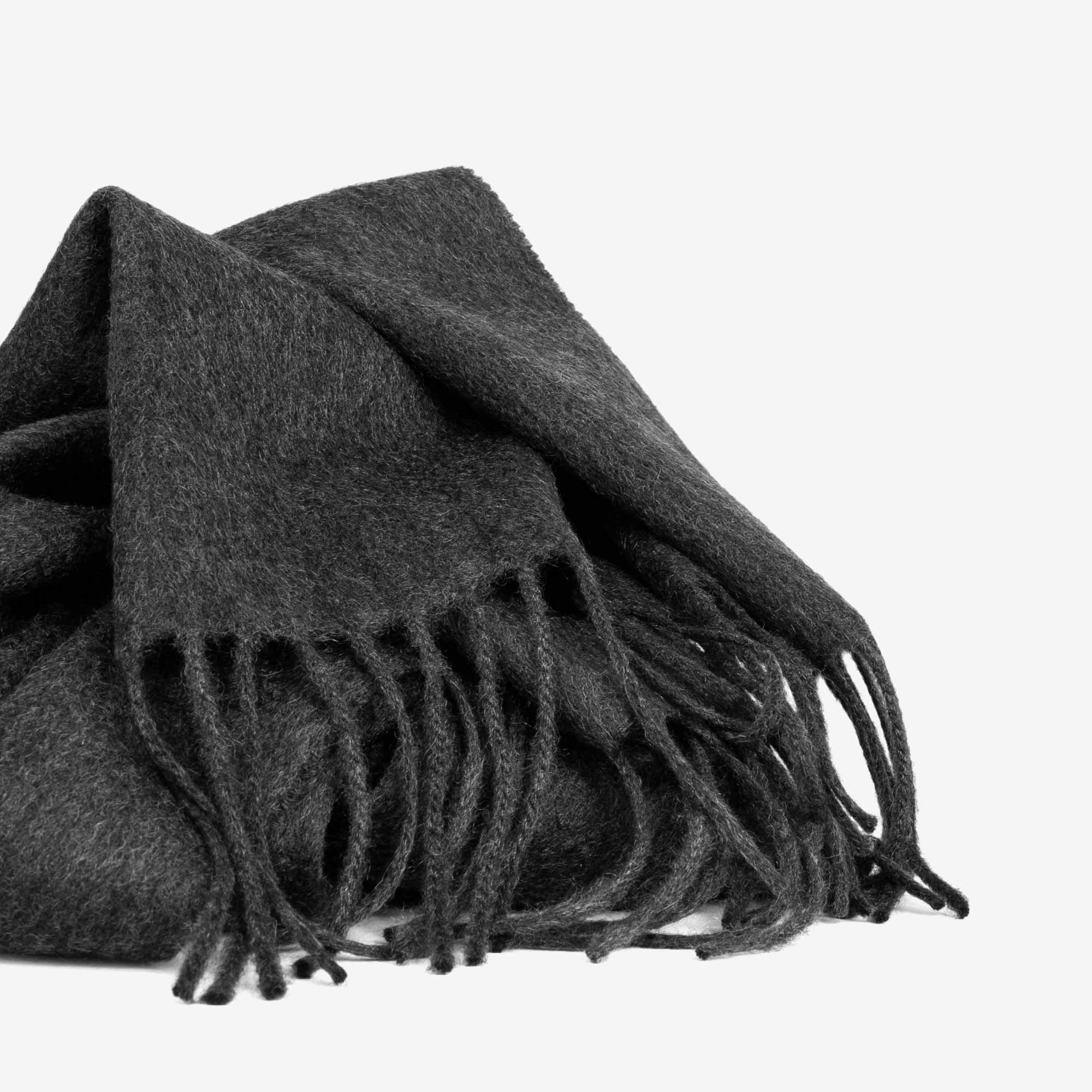 Martino-Big-Scarf-Cashmere-Dark-Grey-4