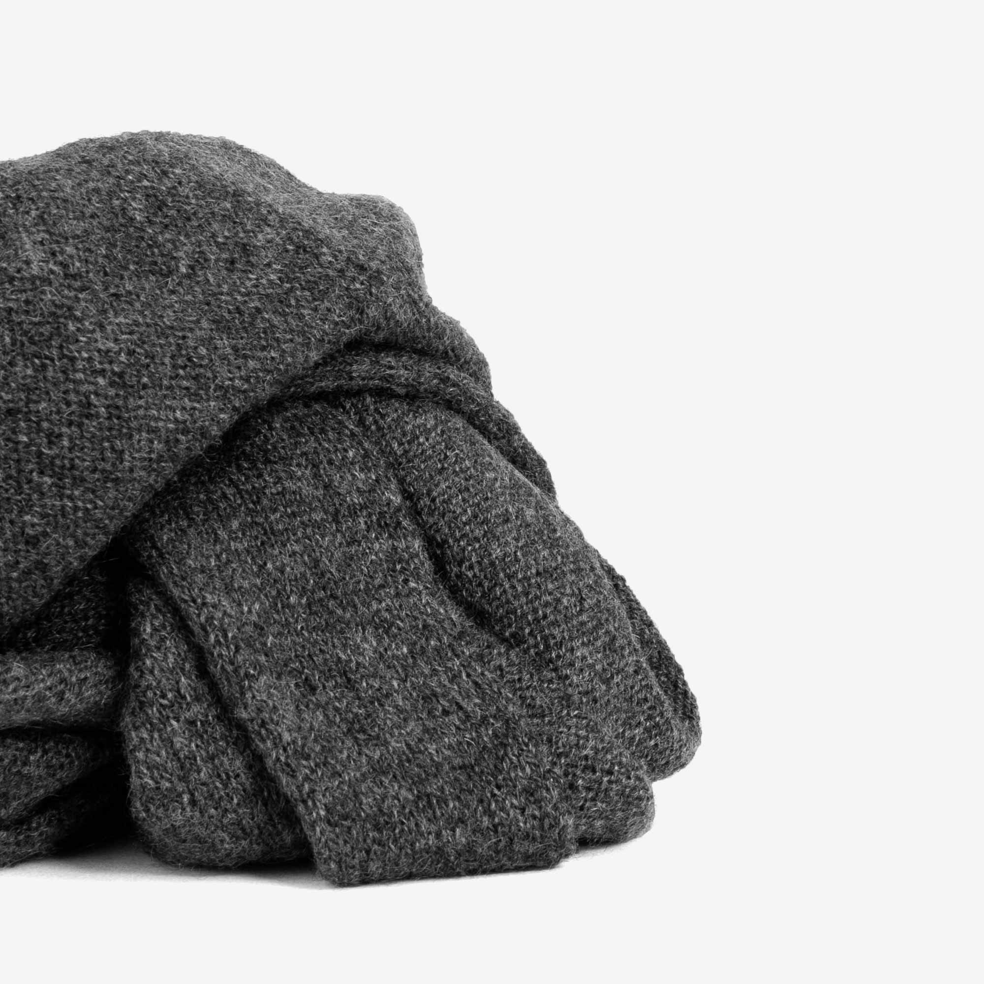 Martino-Small-Scarf-Cashmere-Dark-Grey-6