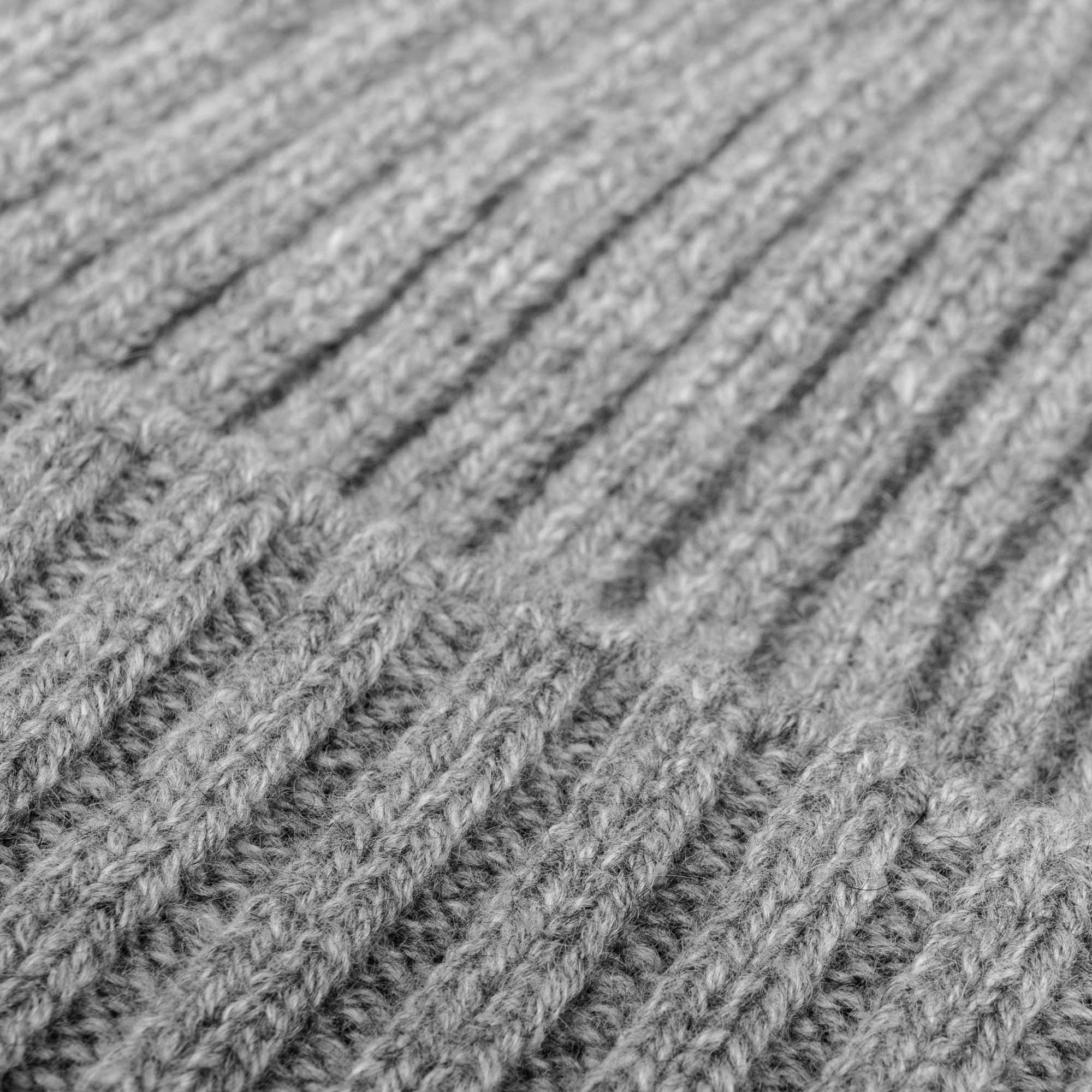 Mattia-Beanie-Cashmere-Light-Grey-5