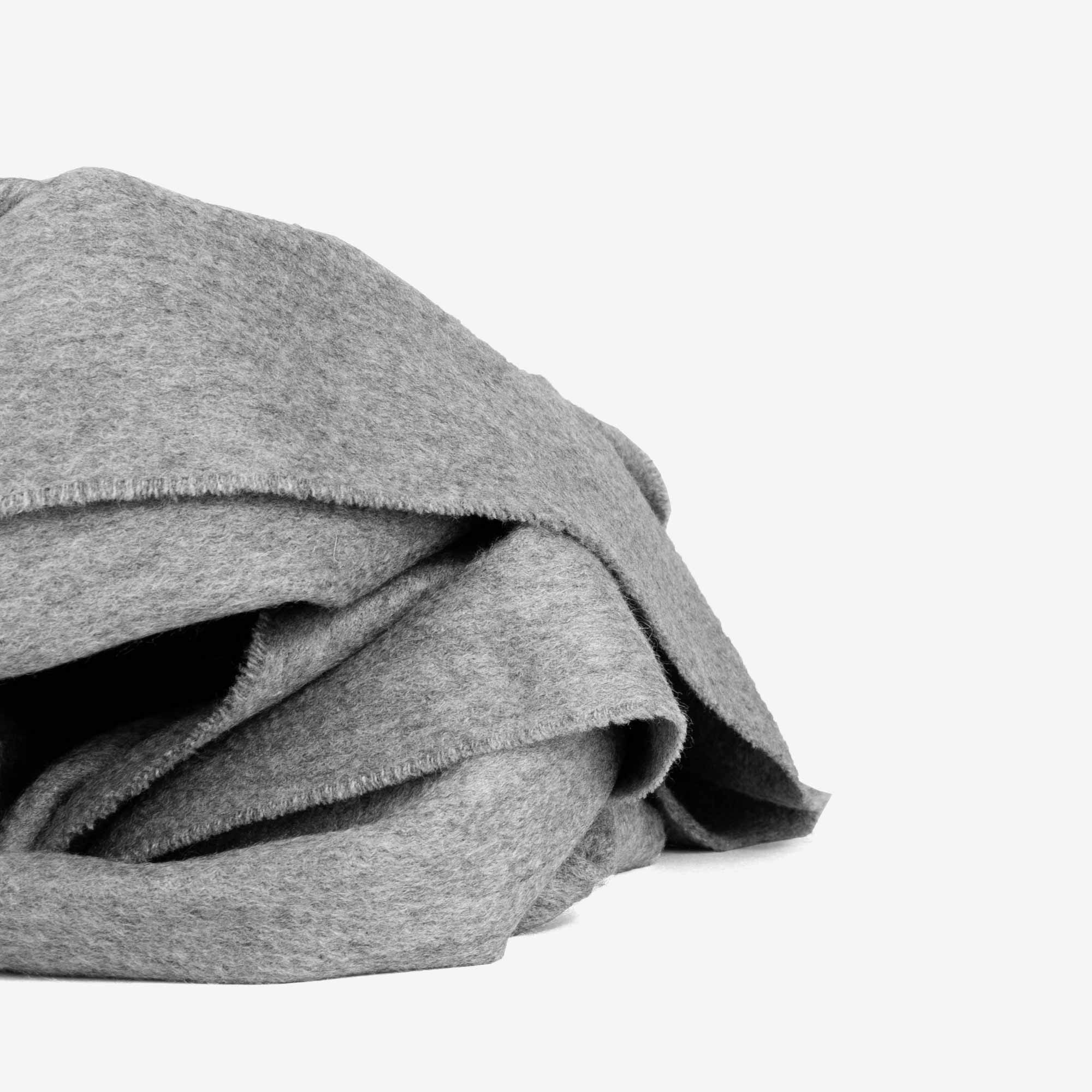 Mattia-Big-Scarf-Cashmere-Light-Grey-5